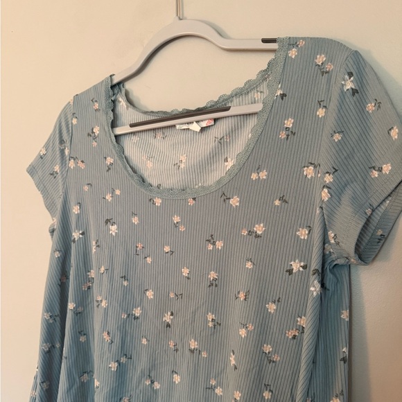 Pink Rose Floral Tee - Picture 4 of 5